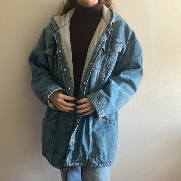 Vtg Levi’s Denim Hooded Mid Weight Jacket Fully Lined w/ Drawstring Waist Sz M - Picture 1 of 10